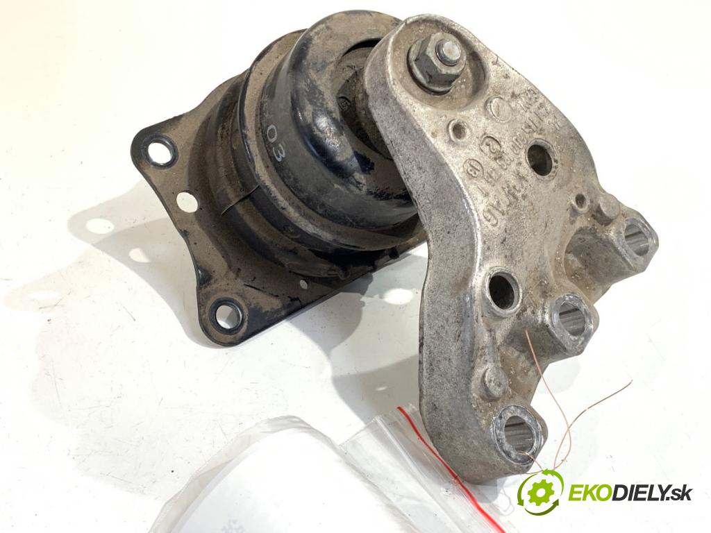 SKODA RAPID liftback 2013 77 kW 1.2 TSI 1197 AirBag motora pravý 6Q0199185T