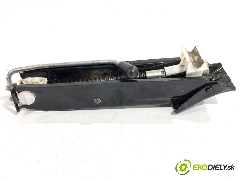 SKODA RAPID liftback 2013 77 kW 1.2 TSI 1197 ZVEDÁK: - mechanismus 6R0011031H