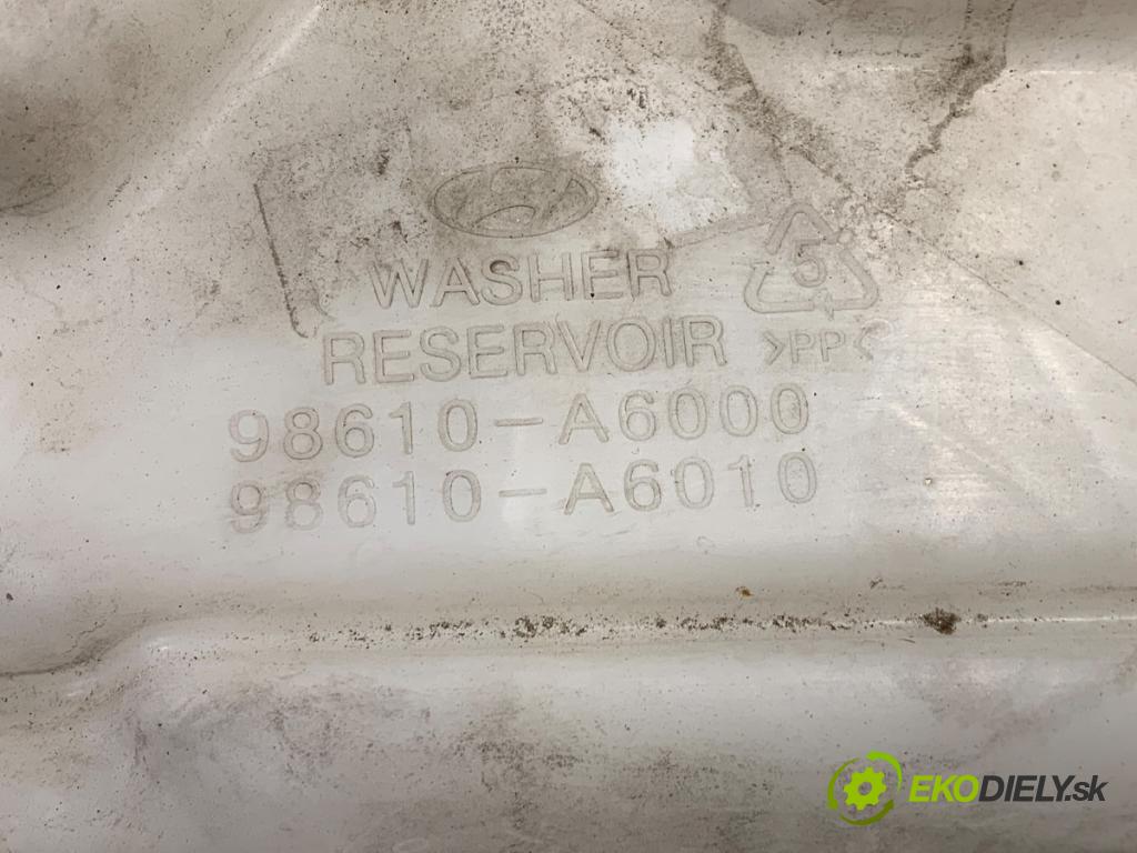 HYUNDAI i30 liftback 2012 73 kW 1.4 1396 nádržka ostřikovačů