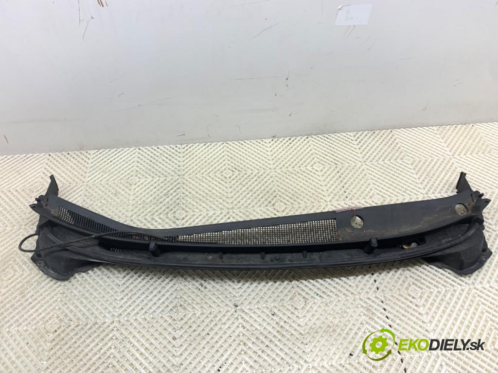 HYUNDAI i30 liftback 2012 73 kW 1.4 1396 torpédo plast pod čelní okno 86151-A6000 (Plast pod čelním sklem)