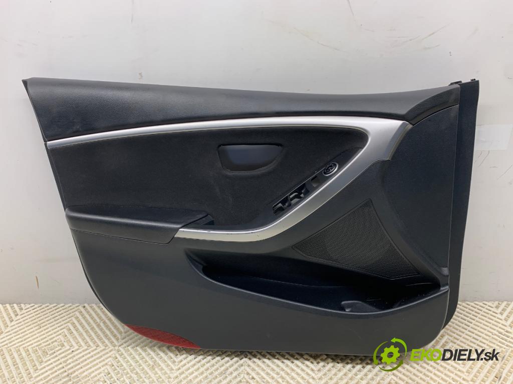 HYUNDAI i30 liftback 2012 73 kW 1.4 1396 ča dveře levý přední část 