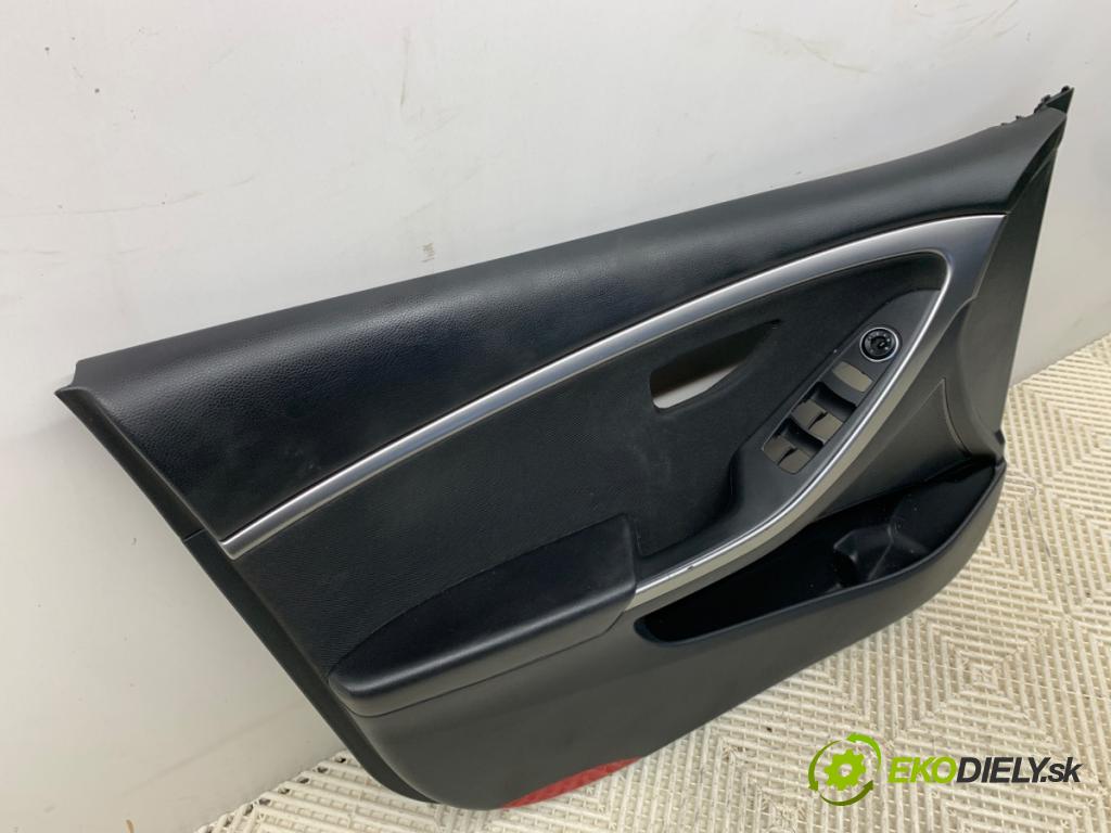 HYUNDAI i30 liftback 2012 73 kW 1.4 1396 ča dveře levý přední část