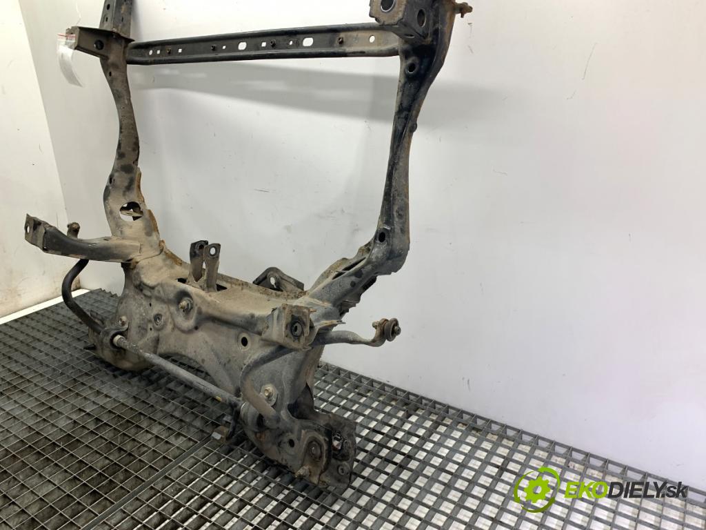 MAZDA 2 DL liftback 2018 66 kW 1.5 SKYACTIV-G 1496 výztuha pod motor  (Přední výztuha)