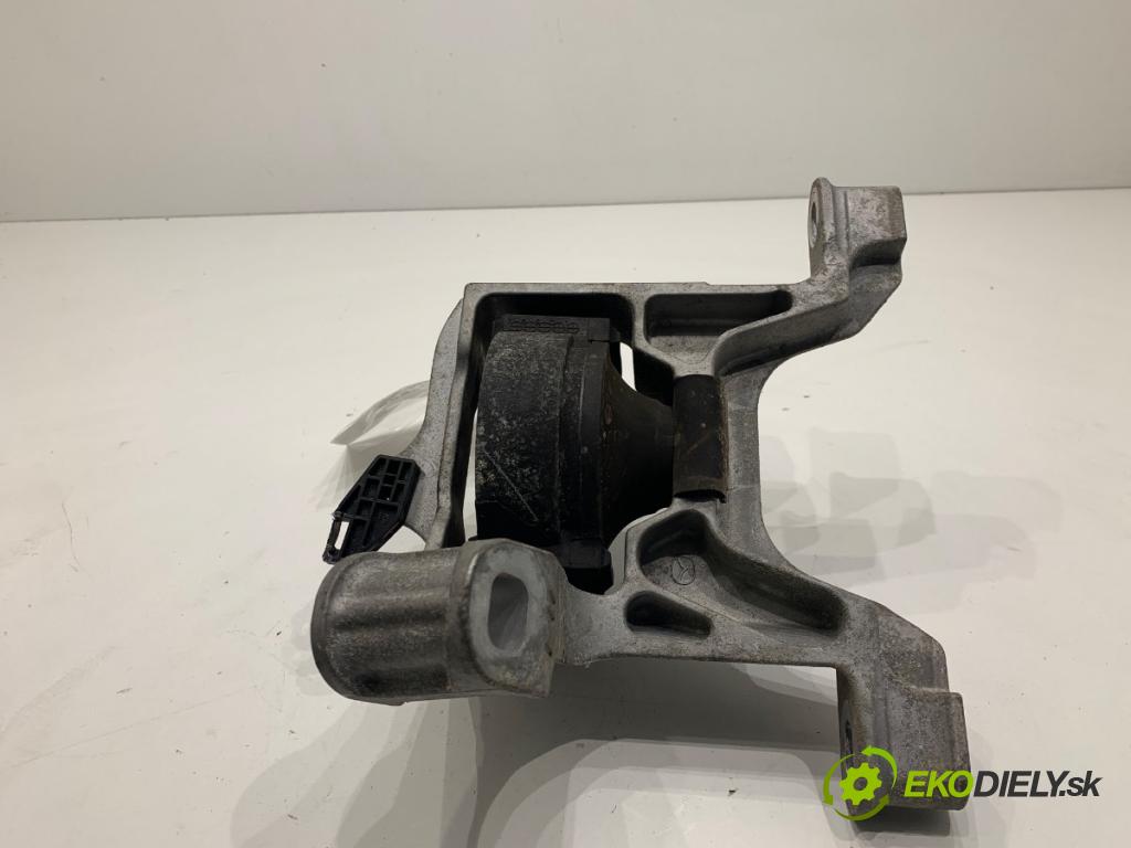 MAZDA 2 DL liftback 2018 66 kW 1.5 SKYACTIV-G 1496 AirBag motora levý