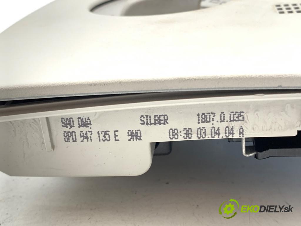 AUDI A3 8P liftback 2004 103 kW 2.0 TDI 1968 světlo stropní 8P0947135E