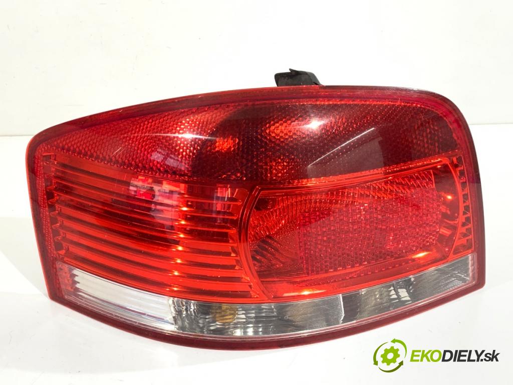 AUDI A3 8P liftback 2004 103 kW 2.0 TDI 1968 světlo levý zadní část 8P0945095