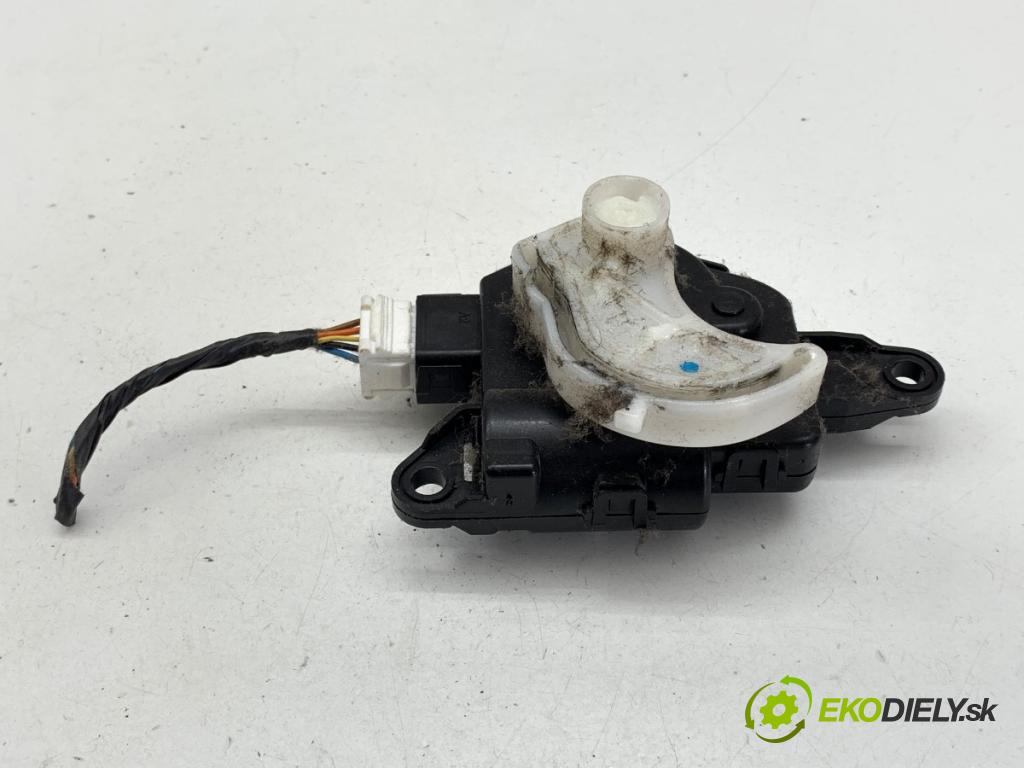 HYUNDAI i30 liftback 2012 73 kW 1.4 1396 motor topení D267-AP9BA02