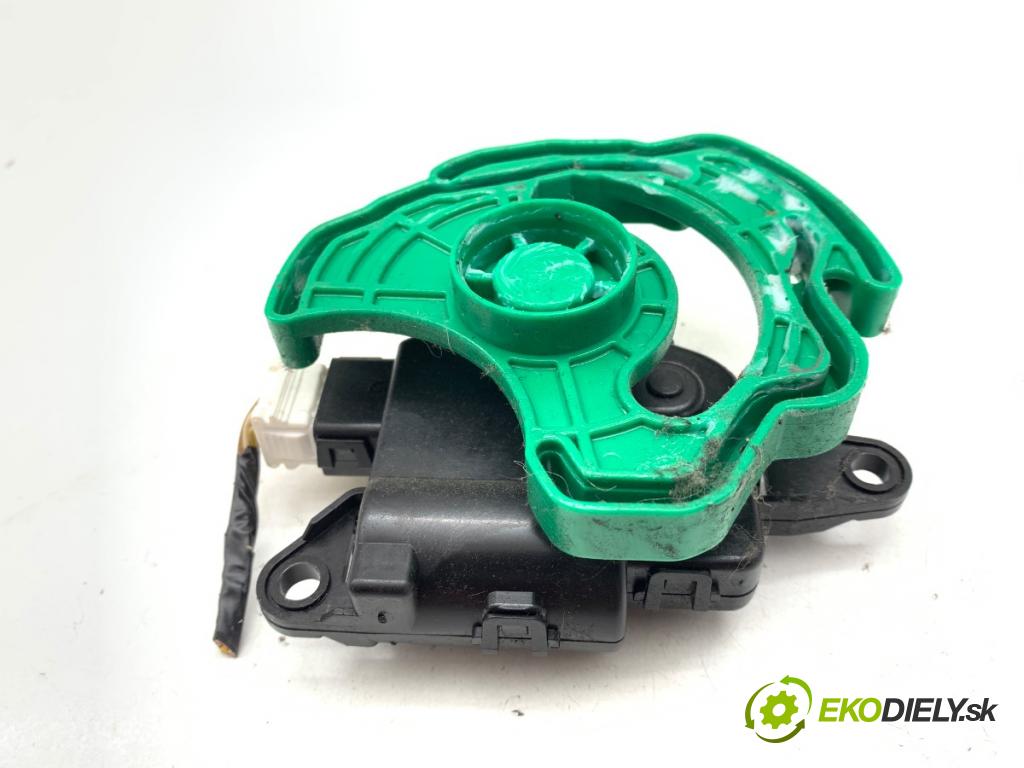 HYUNDAI i30 liftback 2012 73 kW 1.4 1396 motor topení D266-EB9AA01