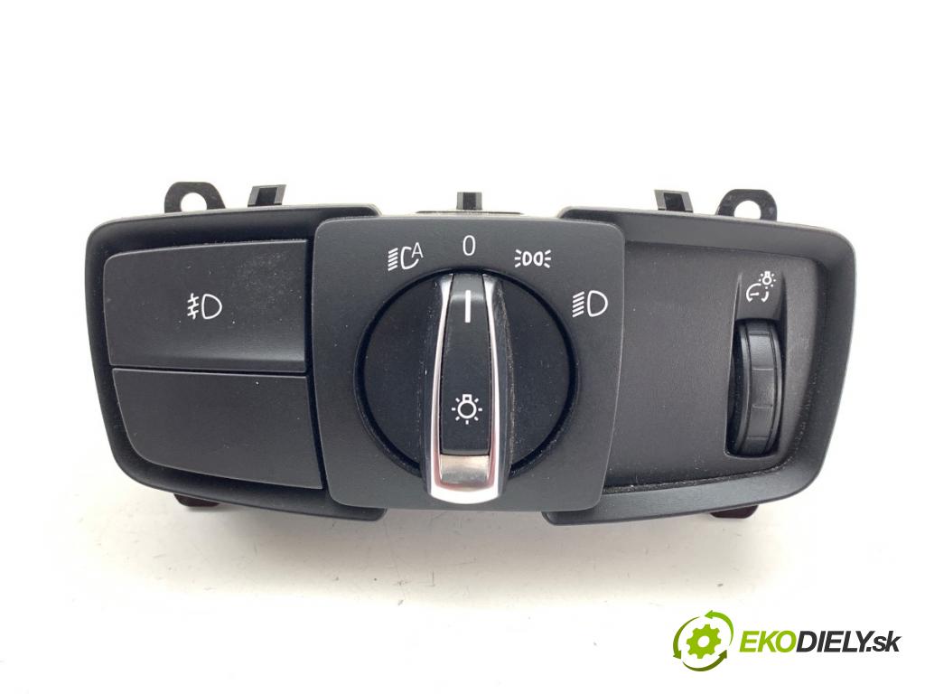 BMW F30 sedan 2015 225 kW 335 i xDrive 2979 spínač světel 9265297