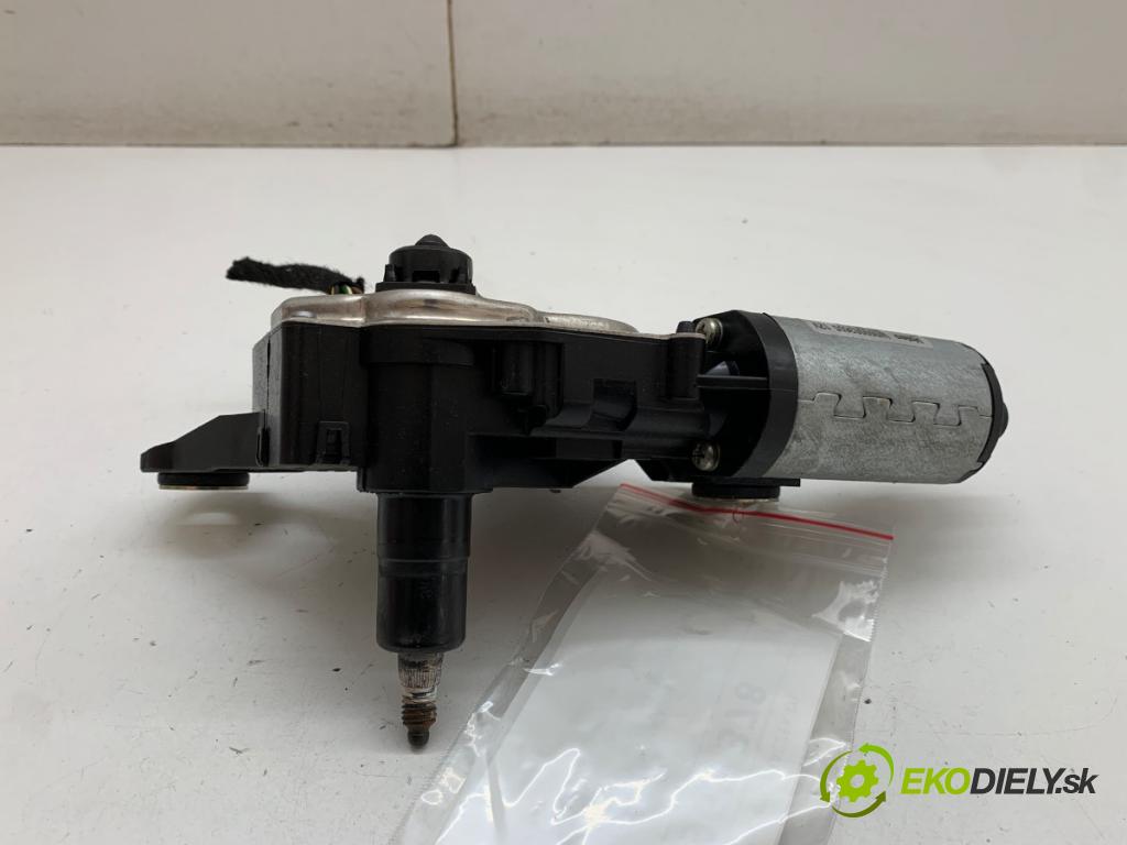 AUDI A3 8P liftback 2004 103 kW 2.0 TDI 1968 Motor stieračov zad 8E9955711E