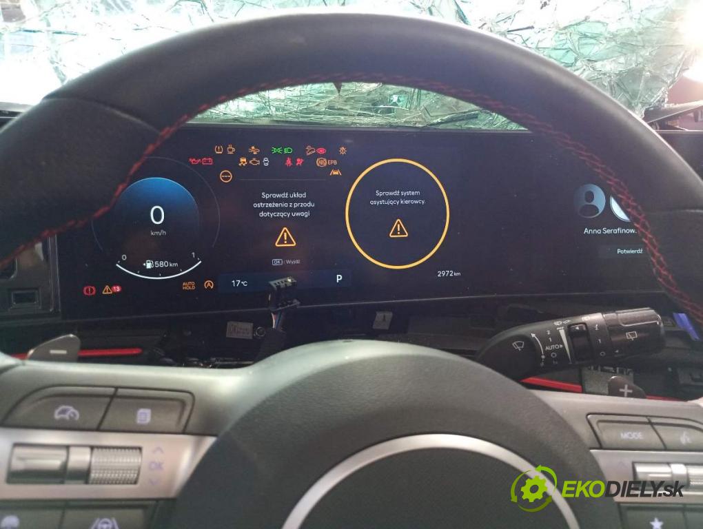 HYUNDAI KONA SUV 2025 102 kW 1.6 T-GDi 1598 Prístrojovka Dislpej 940M3BE200