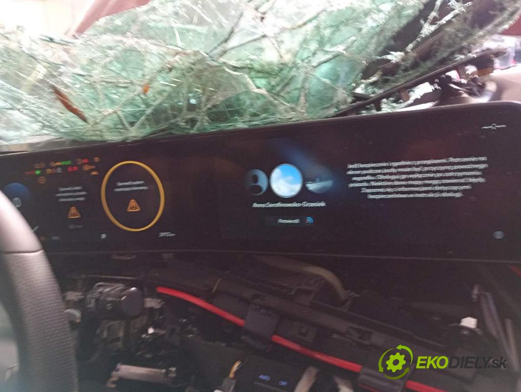 HYUNDAI KONA SUV 2025 102 kW 1.6 T-GDi 1598 Prístrojovka Dislpej 940M3BE200