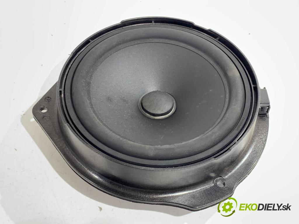 MERCEDES-BENZ W212 sedan 2016 245 kW E 400 4-matic (212.067) 2996 reproduktory A2048205902