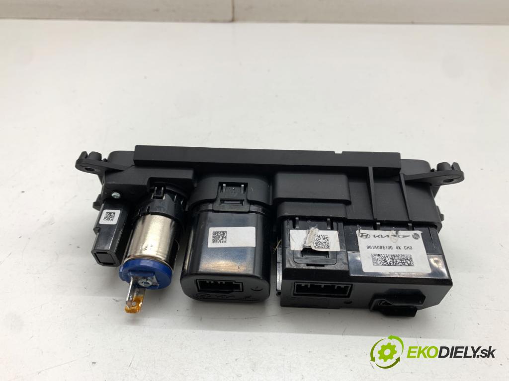 HYUNDAI KONA SUV 2025 102 kW 1.6 T-GDi 1598 HNÍZDO: USB 961A0BE100