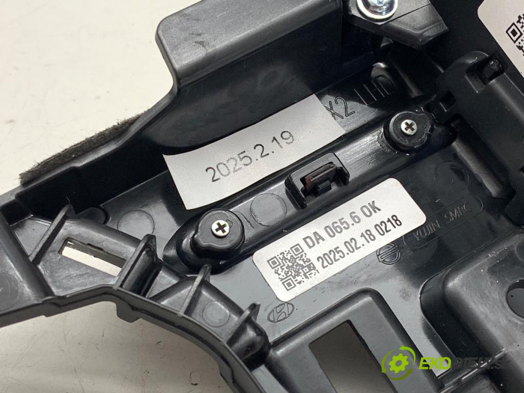 HYUNDAI KONA SUV 2025 102 kW 1.6 T-GDi 1598 Mriežky kúrenia ľavy predný 97408-BE000