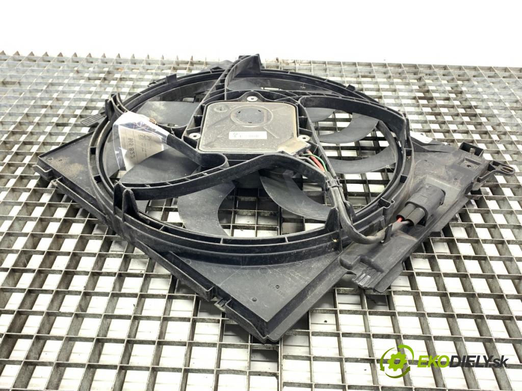 BMW F30 sedan 2015 225 kW 335 i xDrive 2979 Ventilátor chladiča 8641947 (Ventilátor)