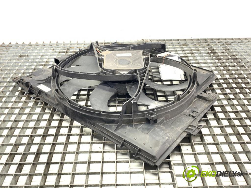 BMW F30 sedan 2015 225 kW 335 i xDrive 2979 Ventilátor chladiča 8641947 (Ventilátor)