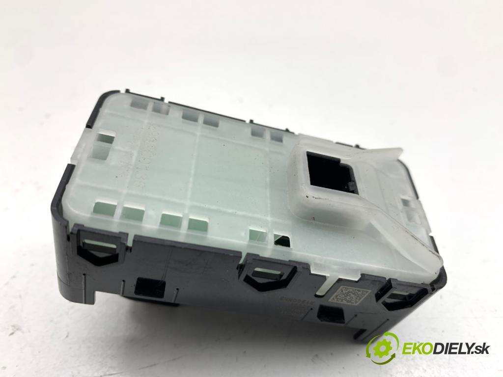HYUNDAI KONA SUV 2025 102 kW 1.6 T-GDi 1598 Prepínač okien zad ľavy 299260135