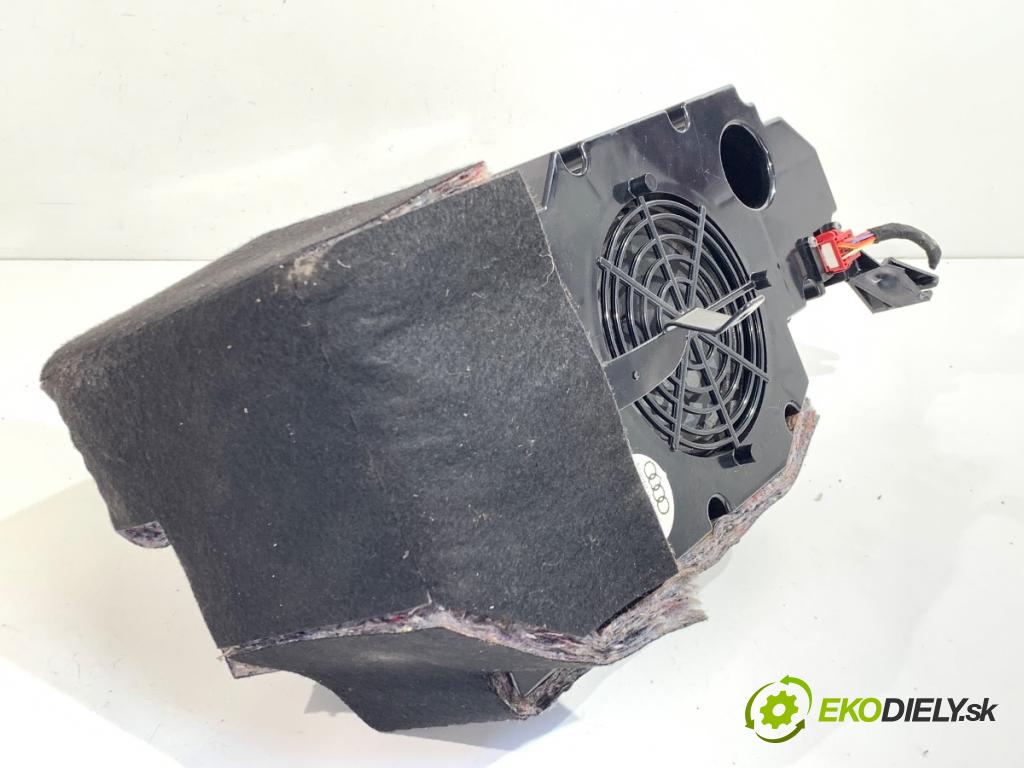 AUDI A6 C5 Kombi 2002 110 kW 1.8 T 1781 subwoofer 4B9035382 (Audio zařízení)