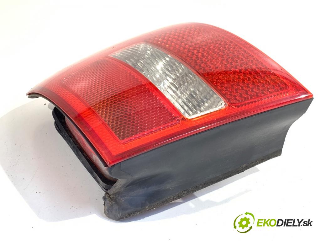 AUDI A6 C5 Kombi 2002 110 kW 1.8 T 1781 Svetlo pravy zad 4B9945096F