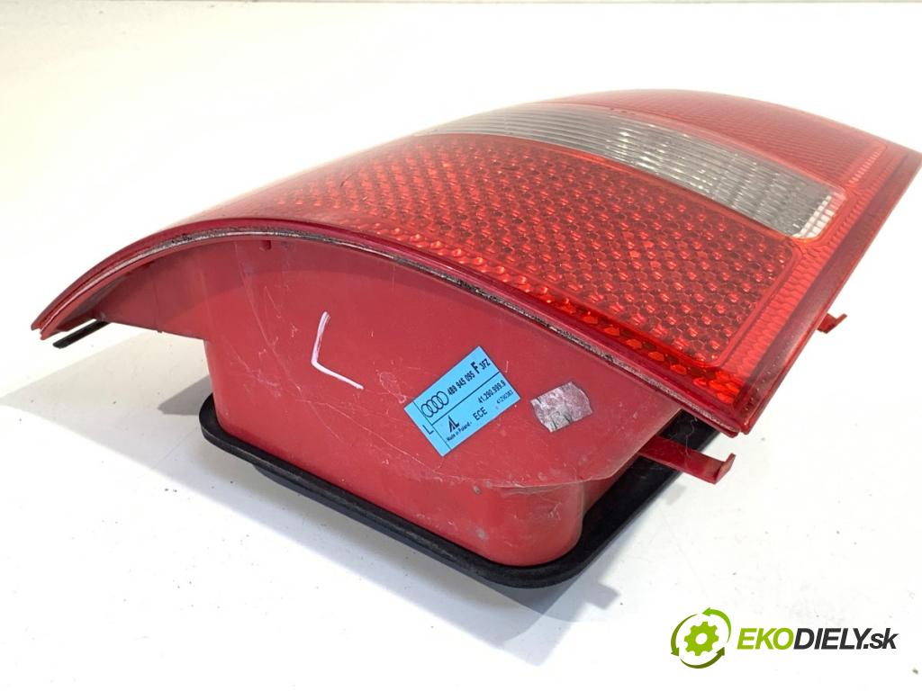 AUDI A6 C5 Kombi 2002 110 kW 1.8 T 1781 Svetlo ľavy zad 4B9945095F