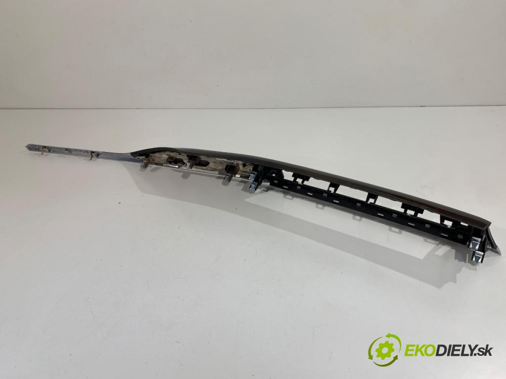 BMW F30 sedan 2015 225 kW 335 i xDrive 2979 lišty kryt 9249116 (Lišta)