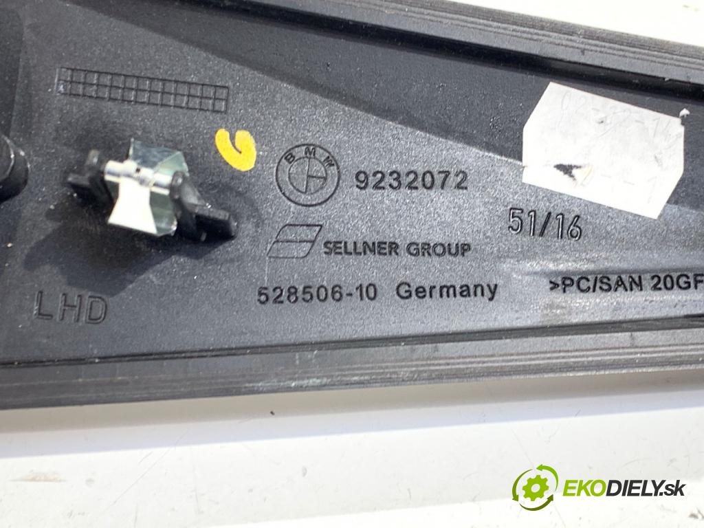 BMW F30 sedan 2015 225 kW 335 i xDrive 2979 lišty kryt 9249116 (Lišta)