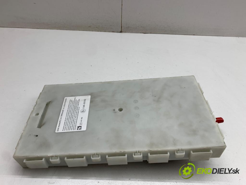 BMW F30 sedan 2015 225 kW 335 i xDrive 2979 Modul komfortu 9381096 (Modul komfortu)