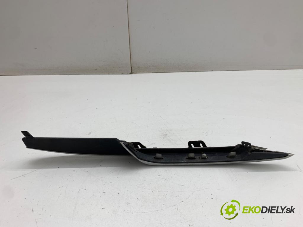 BMW F30 sedan 2015 225 kW 335 i xDrive 2979 mří lišta nárazníka levý přední část 7279697