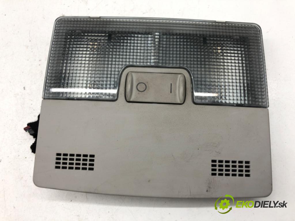 AUDI A6 C5 Kombi 2004 132 kW 2.5 TDI 2496 světlo stropní 4B0947105C