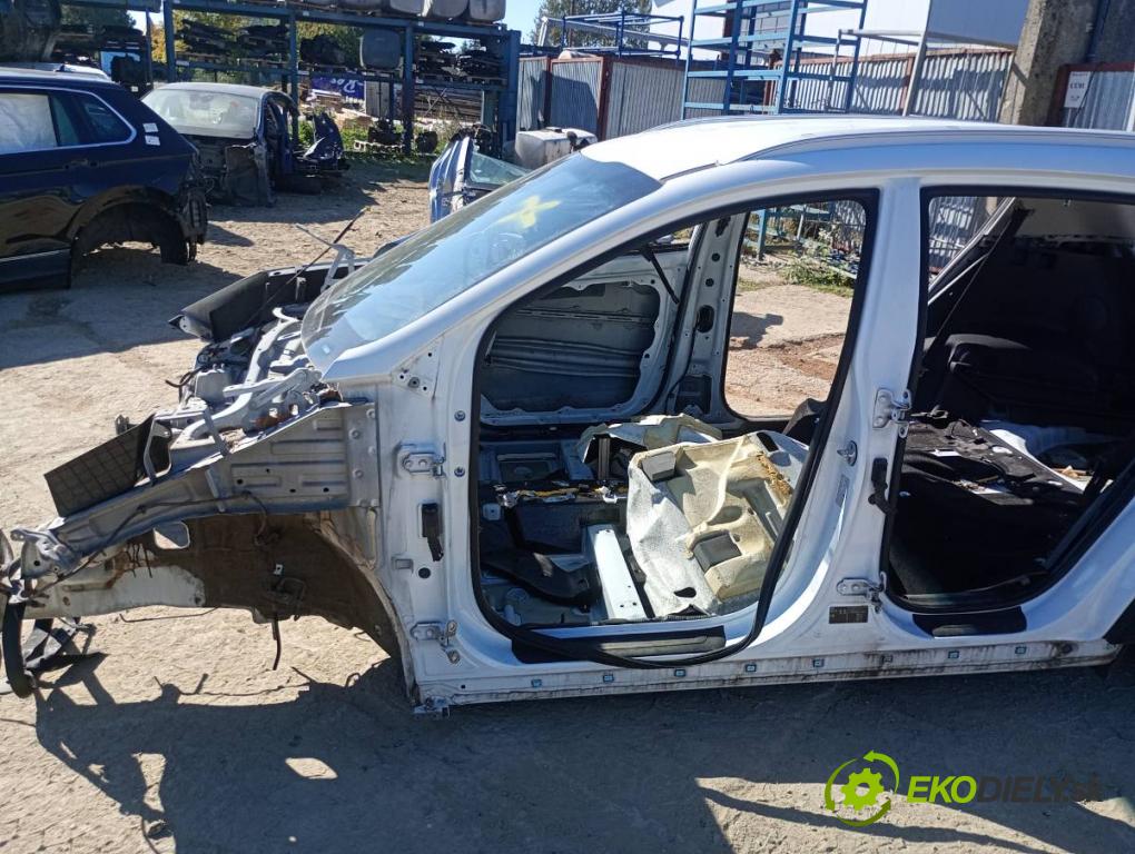 KIA SPORTAGE IV SUV 2016 97 kW 1.6 GDI 1591 KAROSERIA ČTVRŤÁK blatník práh střecha PODŁUŻNICA