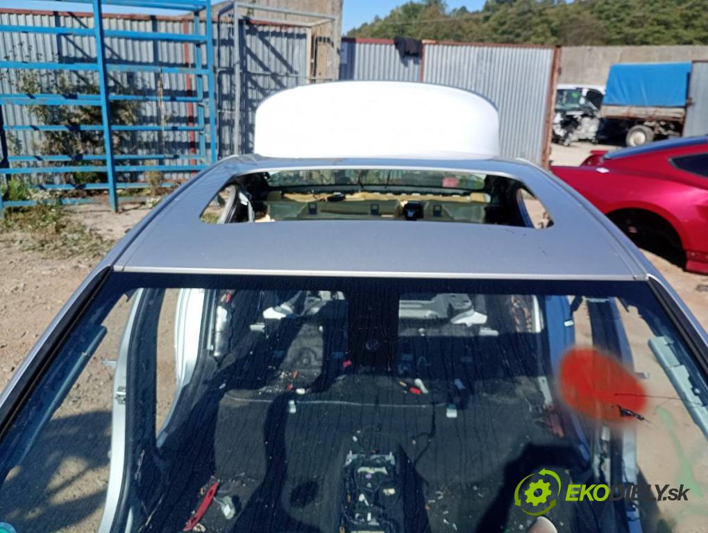 BMW F30 sedan 2015 225 kW 335 i xDrive 2979 karoséria ČTVRŤÁK: Blatník prah strecha PODŁUŻNICA
