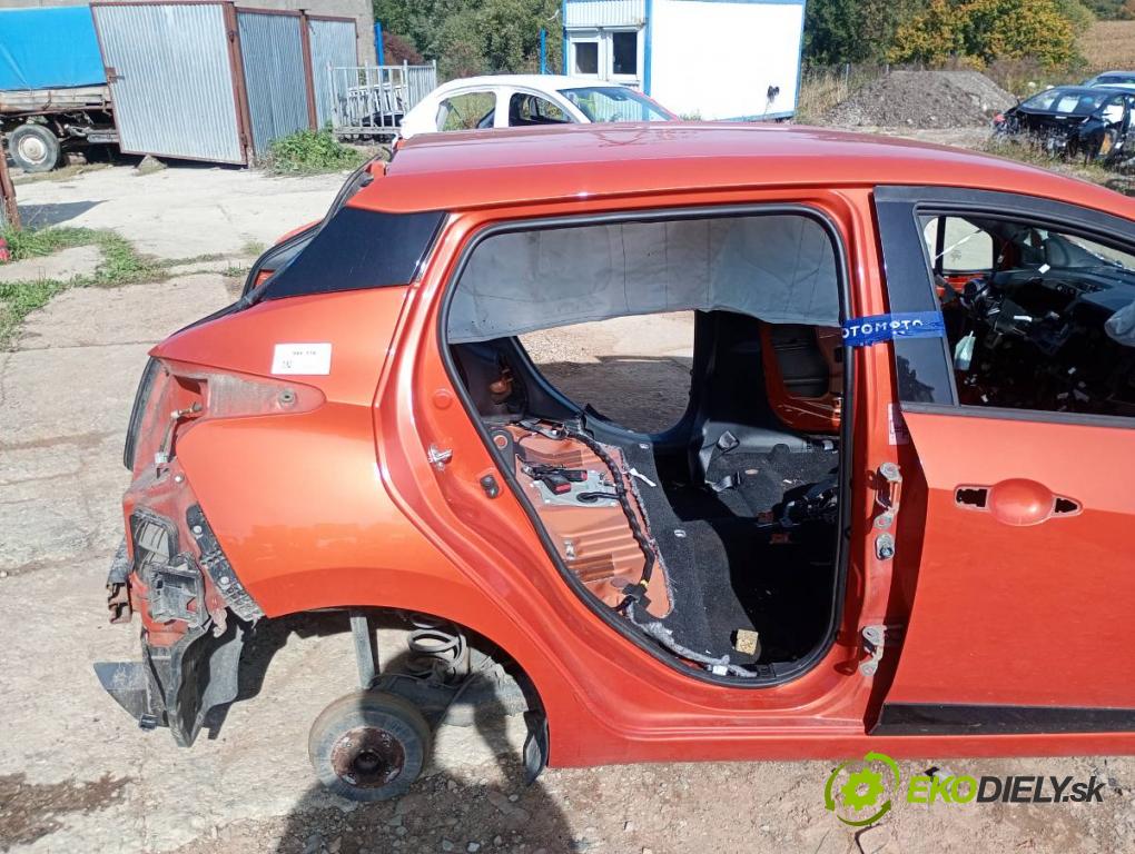 NISSAN MICRA K14 liftback 2017 66 kW 0.9 IG-T 898 karoséria ČTVRŤÁK: Blatník prah strecha PODŁUŻNICA