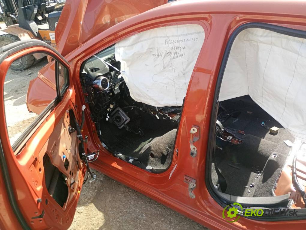 NISSAN MICRA K14 liftback 2017 66 kW 0.9 IG-T 898 karoséria ČTVRŤÁK: Blatník prah strecha PODŁUŻNICA