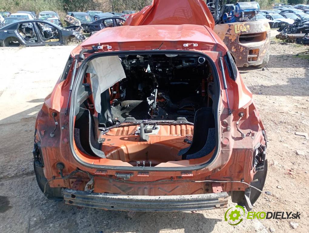 NISSAN MICRA K14 liftback 2017 66 kW 0.9 IG-T 898 karoséria ČTVRŤÁK: Blatník prah strecha PODŁUŻNICA