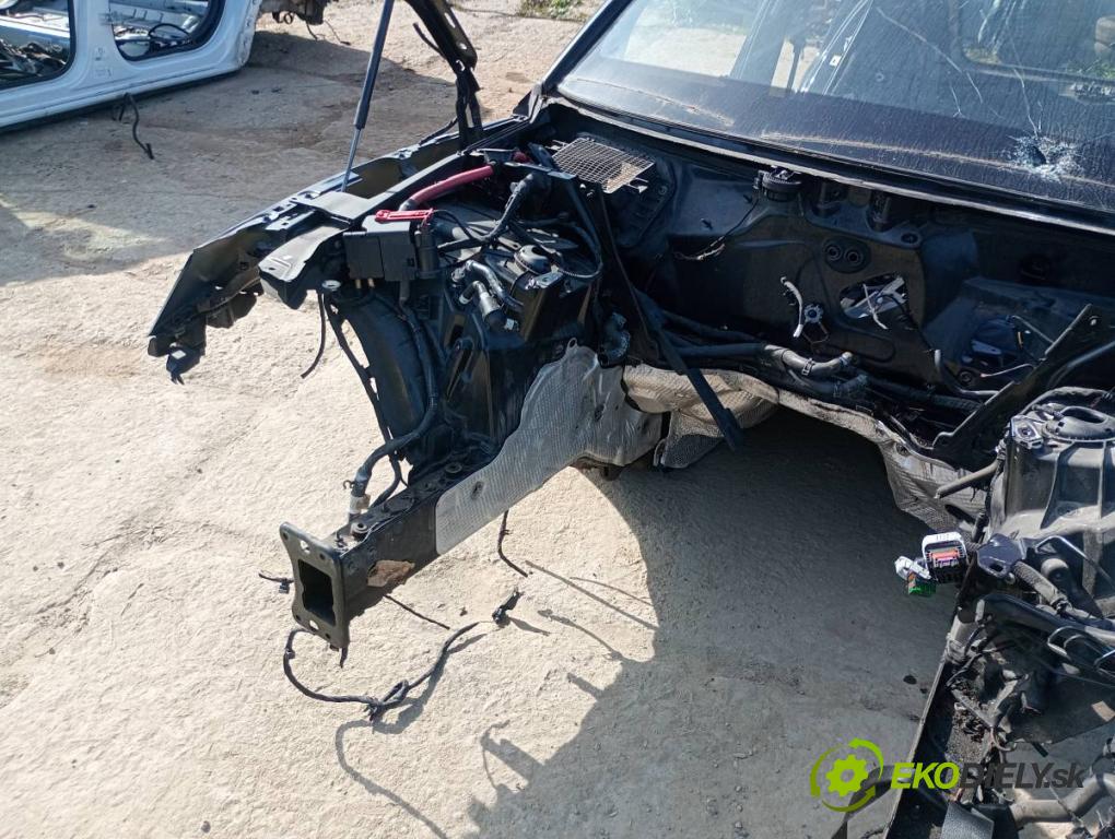 AUDI Q5 FY SUV 2018 260 kW SQ5 TFSI quattro 2995 karoséria ČTVRŤÁK: Blatník prah strecha PODŁUŻNICA