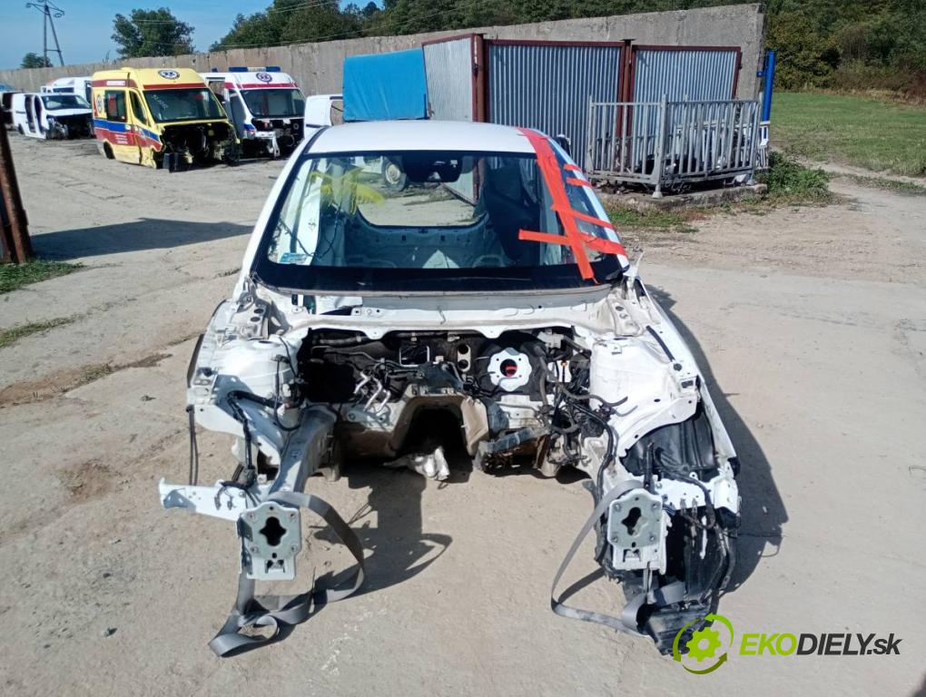 MAZDA 2 DL liftback 2018 66 kW 1.5 SKYACTIV-G 1496 karoséria ČTVRŤÁK: Blatník prah strecha PODŁUŻNICA