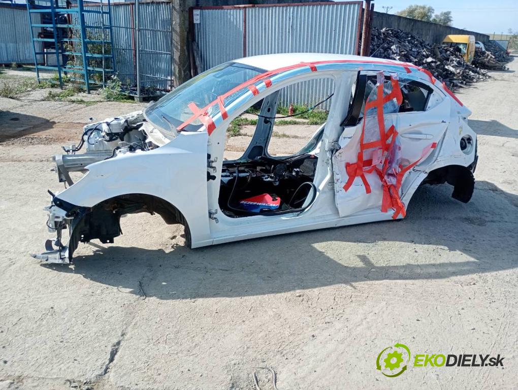MAZDA 2 DL liftback 2018 66 kW 1.5 SKYACTIV-G 1496 karoséria ČTVRŤÁK: Blatník prah strecha PODŁUŻNICA