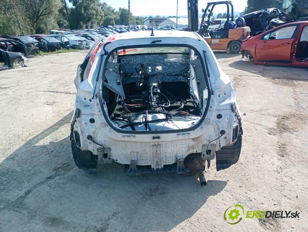 MAZDA 2 DL liftback 2018 66 kW 1.5 SKYACTIV-G 1496 karoséria ČTVRŤÁK: Blatník prah strecha PODŁUŻNICA