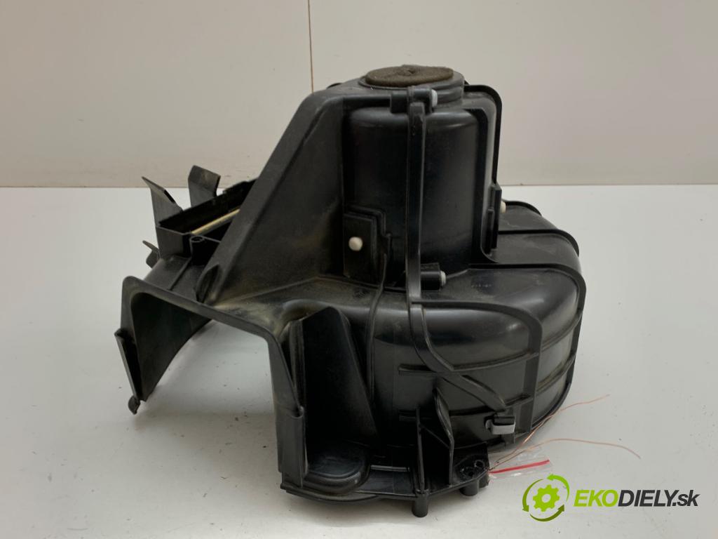 BMW F01 sedan 2010 240 kW 740 i, Li 2979 topení