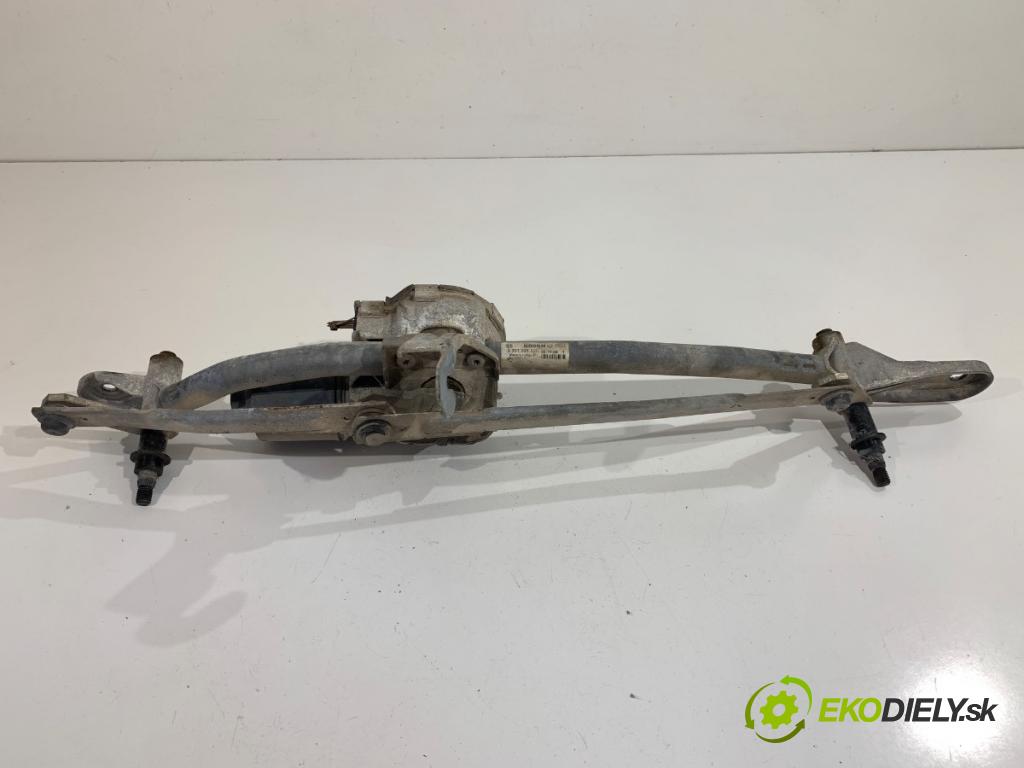 BMW F01 sedan 2010 240 kW 740 i, Li 2979 mechanismus stěračů přední část 4441879 (Motorek stěračů přední)