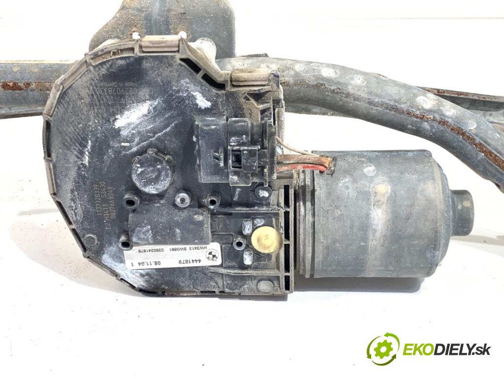 BMW F01 sedan 2010 240 kW 740 i, Li 2979 mechanismus stěračů přední část 4441879 (Motorek stěračů přední)