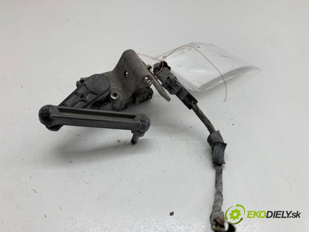 BMW F01 sedan 2010 240 kW 740 i, Li 2979 Snímač XENON zad ľavy