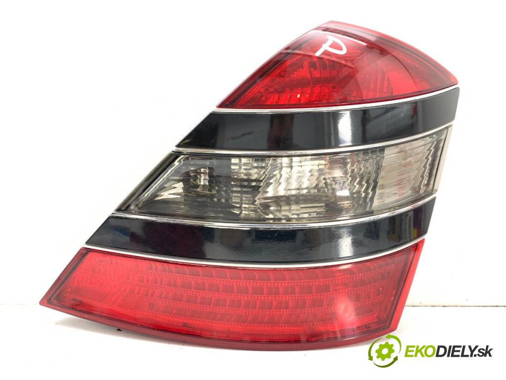 MERCEDES-BENZ W221 sedan 2006 173 kW S 320 CDI (221.022, 221.122) 2987 Svetlo pravy zad A2218200264