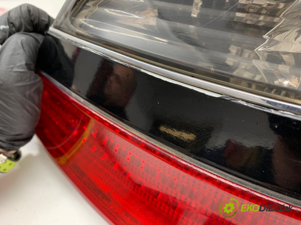 MERCEDES-BENZ W221 sedan 2006 173 kW S 320 CDI (221.022, 221.122) 2987 Svetlo pravy zad A2218200264