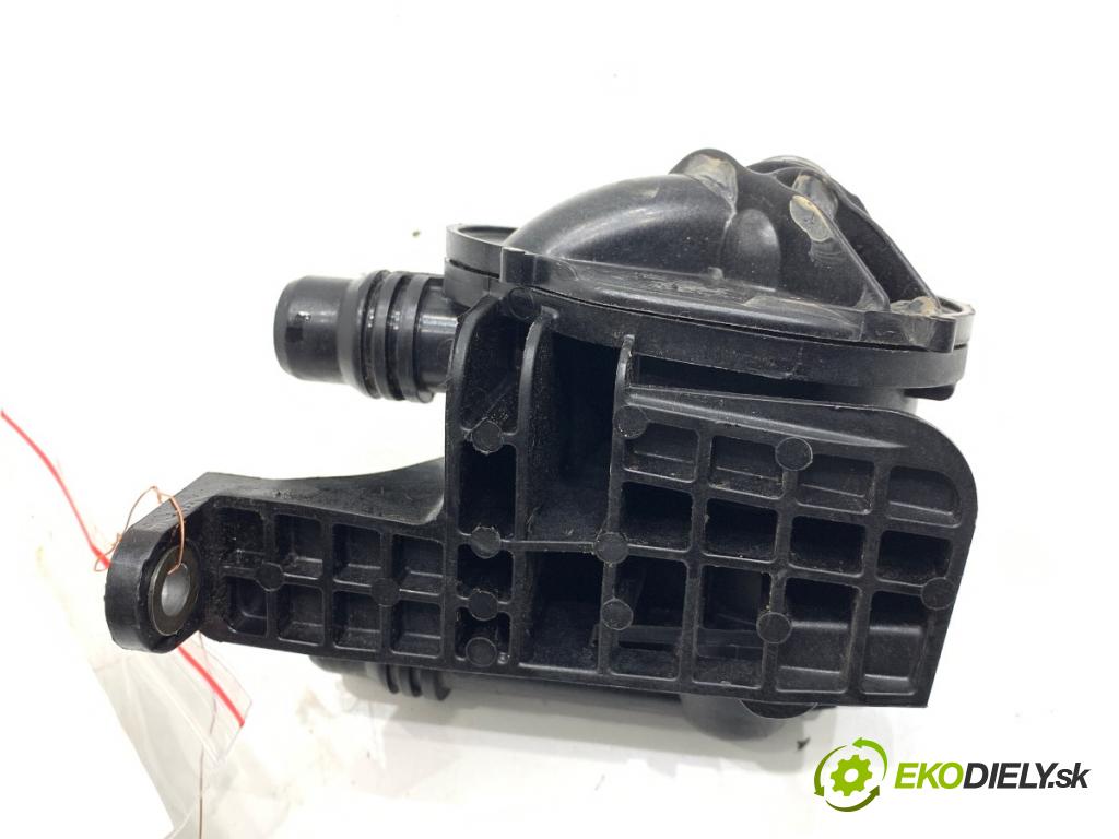 DS DS 7 SUV 2022 133 kW PureTech 180 (J45GFU) 1598 obal termostatu 9843217680 (Pouzdro termostatu)