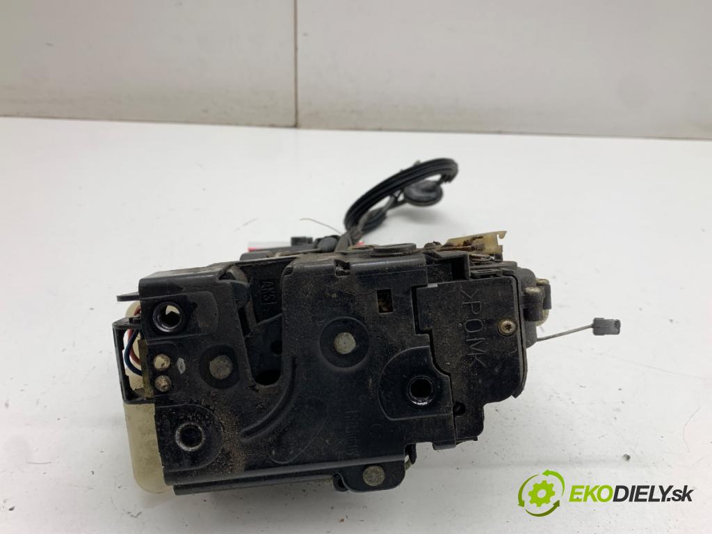 VW PASSAT B5 FL Kombi 2001 74 kW 1.9 TDI 1896 zámok dveře pravý zadní část 
