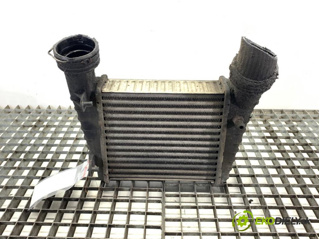 VW PASSAT B5 FL Kombi 2001 74 kW 1.9 TDI 1896 intercooler  (Intercooler (chladič nasávaného vzduchu))