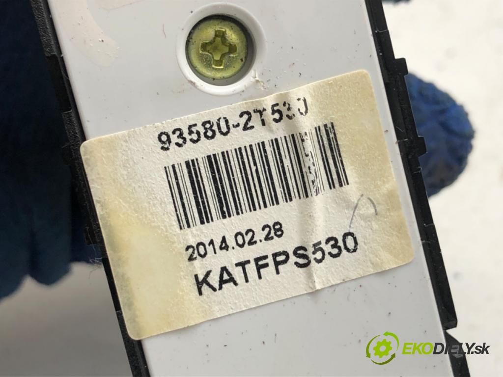 KIA OPTIMA sedan 2014 100 kW 1.7 CRDi 1685 Prepínač ohrievania, vyhrievania sedačky 93580-2T530 (Prepínacie páčky pod volantom)