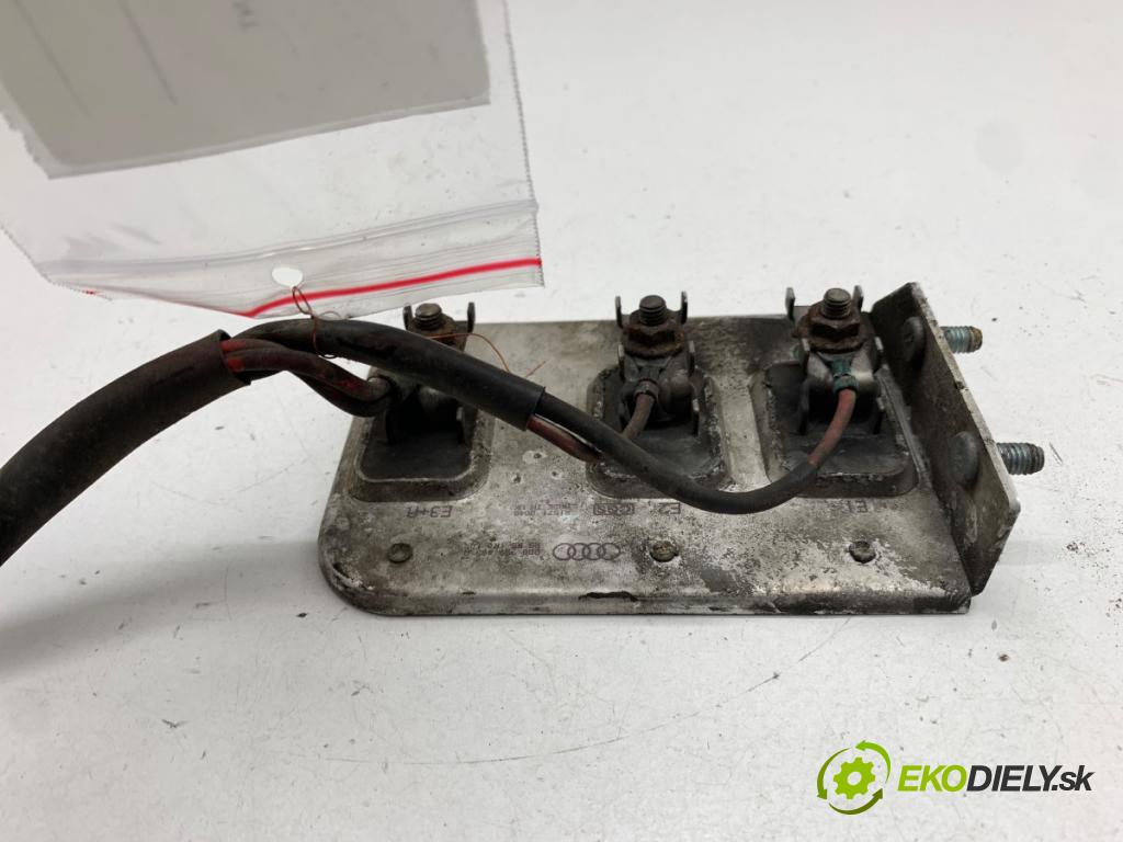 VW PASSAT B5 FL Kombi 2001 74 kW 1.9 TDI 1896 modul ventilátoru 8D0959493A